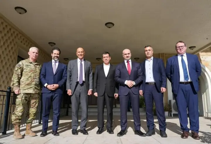 ABD'nin Suriye Özel Temsilcisi Barrack, SDG elebaşı Mazlum Abdi ile görüştü