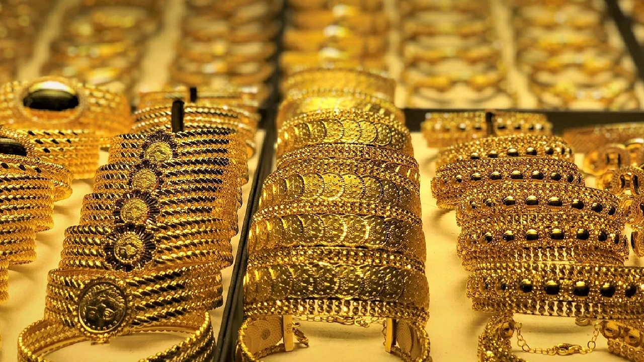 Altın tozu dumana kattı: Dev bankalardan peş peşe yeni tahminler