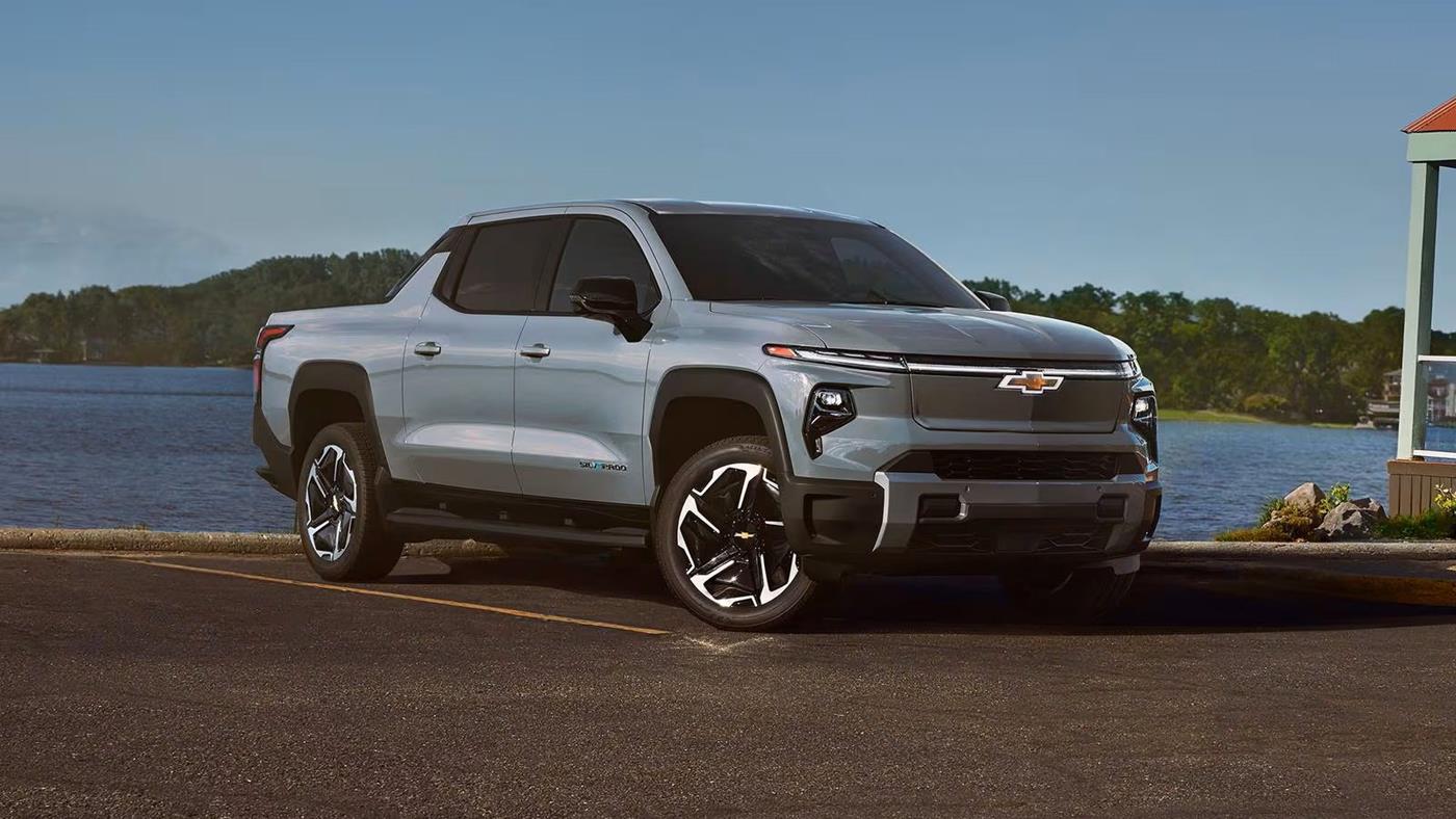 Chevrolet Silverado, tek şarjla 1704 km katederek dünya rekoru kırdı!
