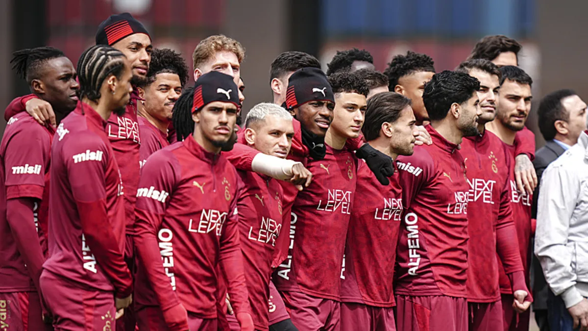 Galatasaray'da hedef çifte kupa! İşte Okan Buruk'un ilk 11 kararı