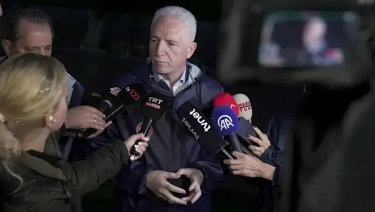 Vali Gül'den Yeni Açıklama! Sel Sonrası Kritik Karar: 19 Dükkan, 2 Konut Ve Stadyum Yıkılacak