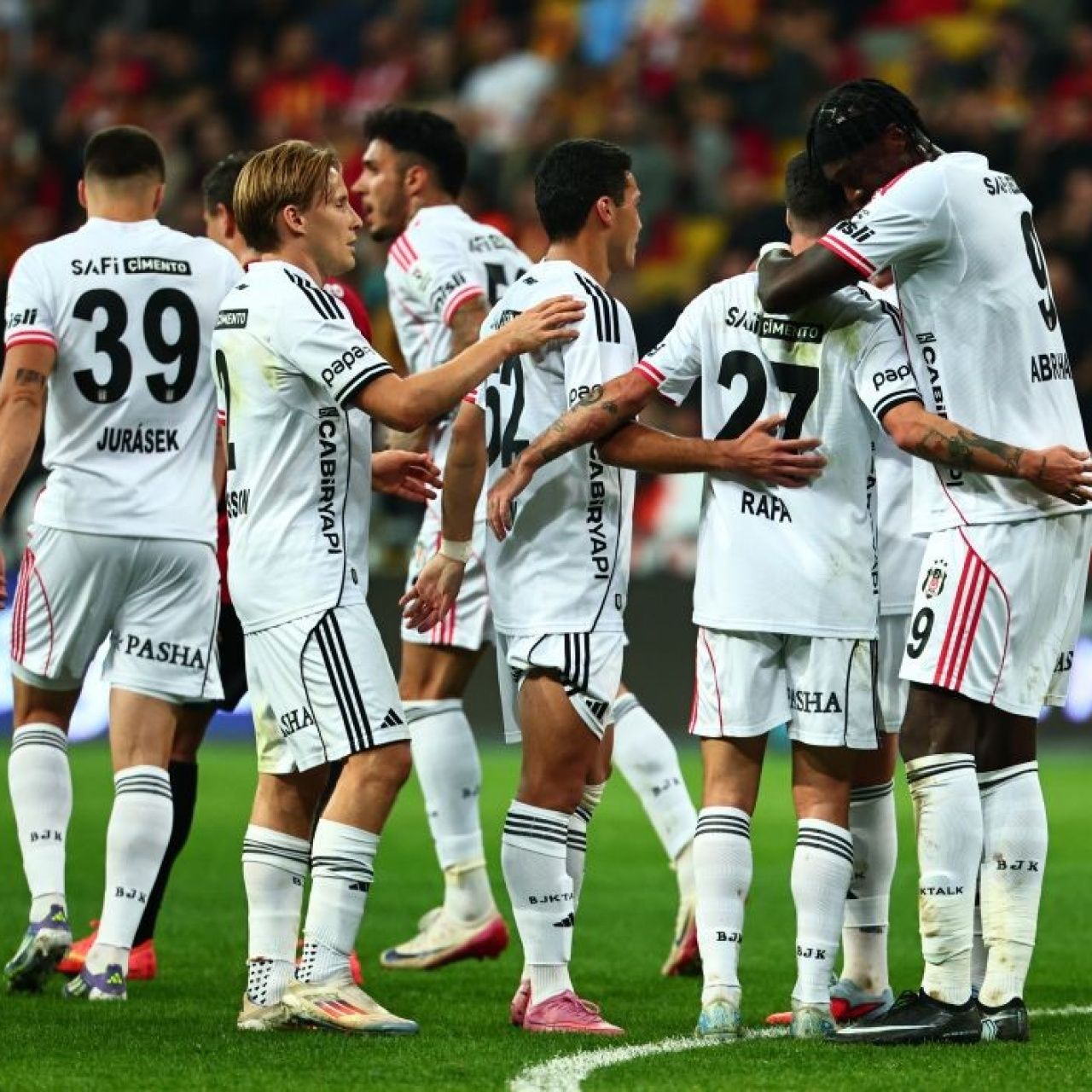 Beşiktaş'ın konuğu Kayserispor!