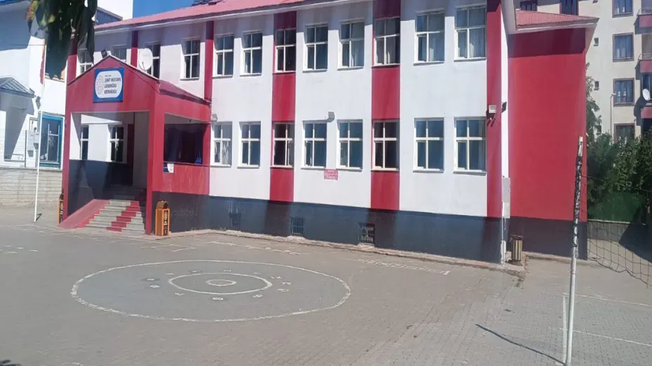 Sınıfta gaz paniği. 30 öğrenci hastanelik oldu