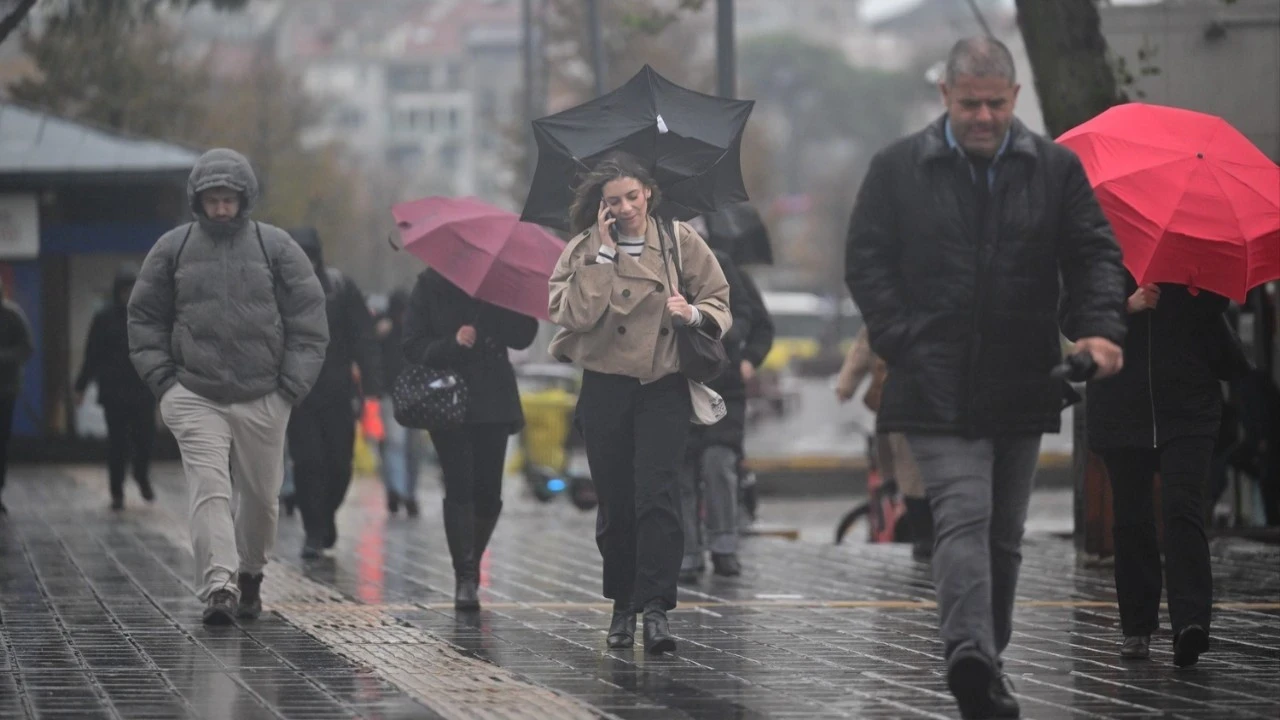 İstanbul İçin Uyarı Üstüne Uyarı: Sağanak Cuma Gecesi Şiddetlenecek