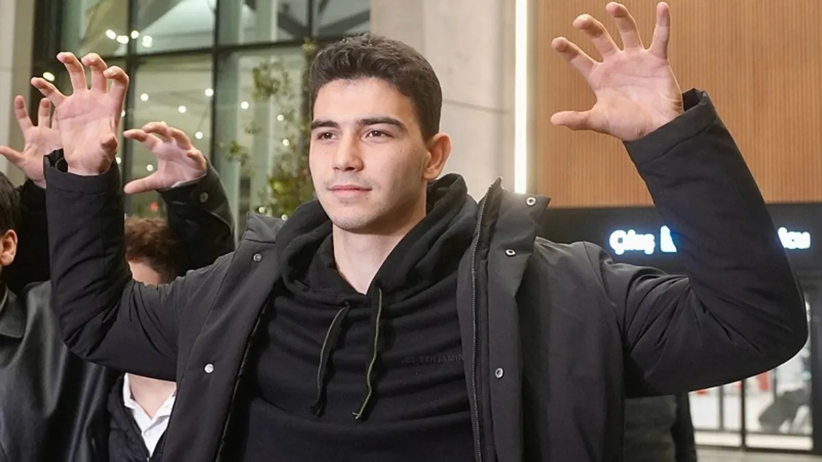 Beşiktaş'ın yeni transferi Yasin Özcan İstanbul'da!