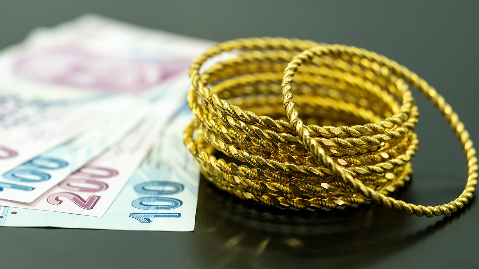 Kuyumculardan nakit parayla altın almak yasaklanıyor