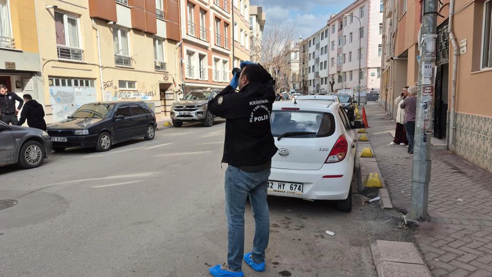 Eskişehir'de 4'üncü kattan düşen öğrenci ağır yaralandı