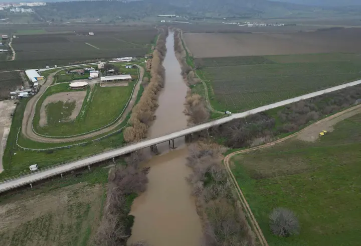 Kuruyan Gediz Nehri, yağışlar sonrası eski günlerine döndü