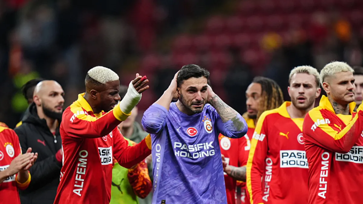 Galatasaray'da Osimhen'den Günay Güvenç'e destek!