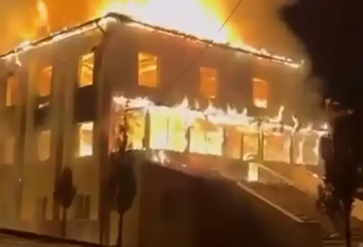 Bolu'da köy camisi alev alev yandı