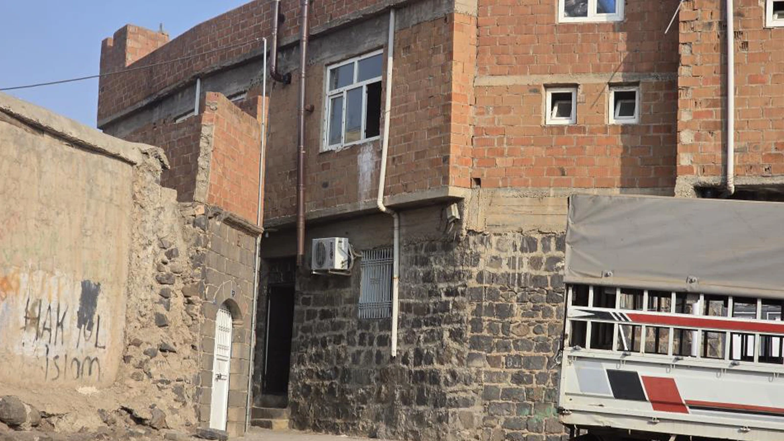 Evde silahlı çatışma! 1 kişi öldü, 8 kişi gözaltında