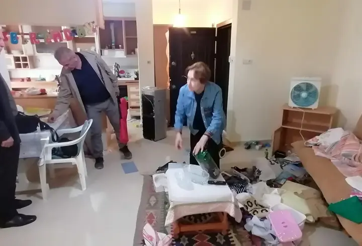 Yazlık dairelere hırsızlığa girip, tavla oynamışlar