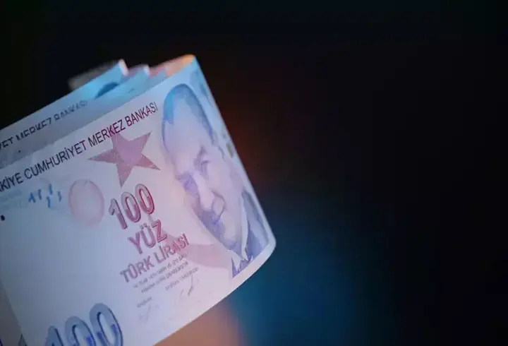 Kamu yöneticilerine seyyanen zam teklifi geri çekildi
