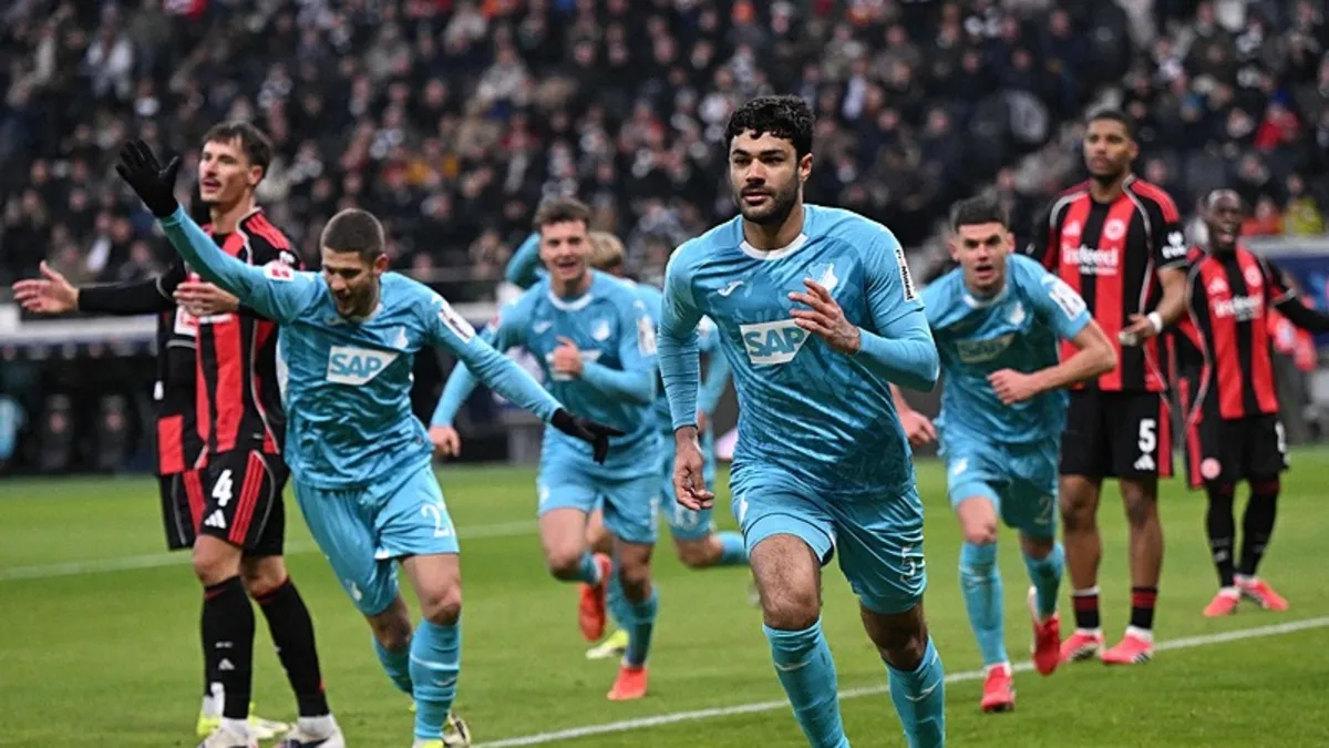 Ozan Kabak boş geçmedi! Hoffenheim deplasmanda Eintracht Frankfurt'u devirdi