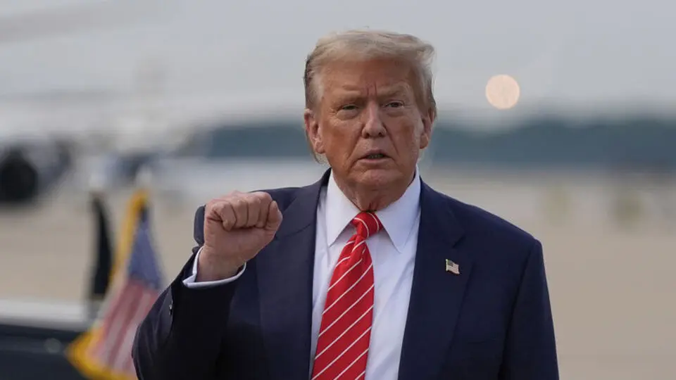 Trump, Çin ile ticaret anlaşması imzaladıklarını bildirdi