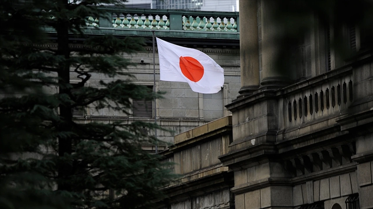 Japonya faizi sabit tuttu: Enflasyon öngörülerini yükseltti