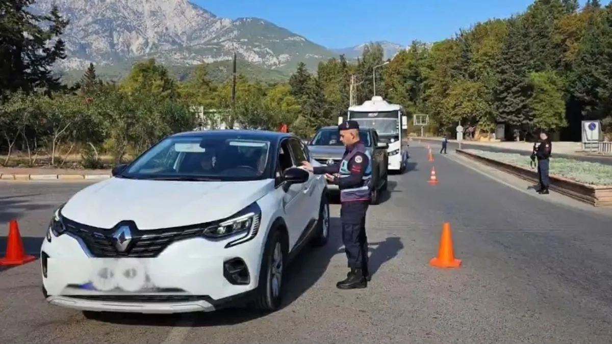 Son Dakika | İçişleri Bakanlığı Duyurdu: 81 İlde Dev Uygulama! 912 Kişi Yakalandı