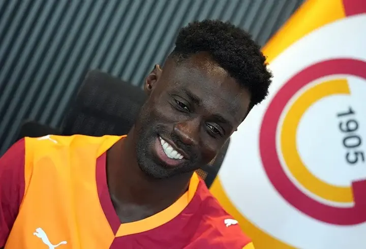 Galatasaray, Davinson Sanchez’e imzayı attırdı