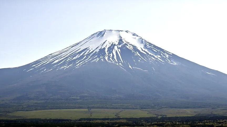 Japonya'da bir baba, Fuji Dağı'na tırmanmak için 7 yaşındaki oğlunu 2 bin metrede yalnız bıraktı