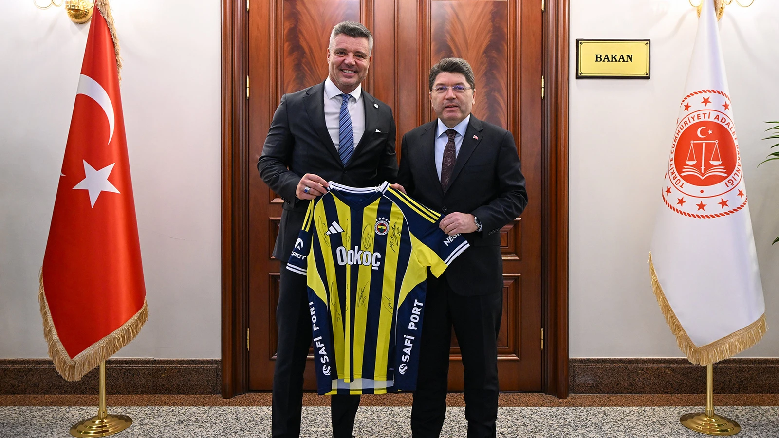 Fenerbahçe Başkanı Sadettin Saran, Adalet Bakanı Tunç ile bir araya geldi