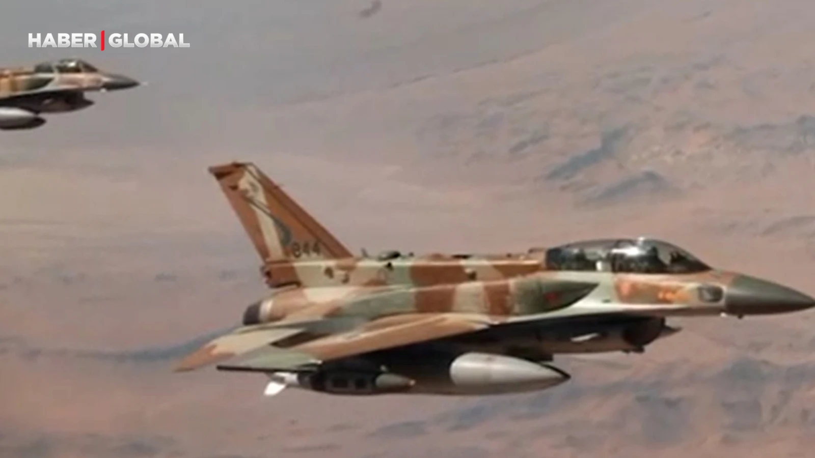 İsrail, İran'a bombardımana giden jetlerin görüntülerini yayınladı