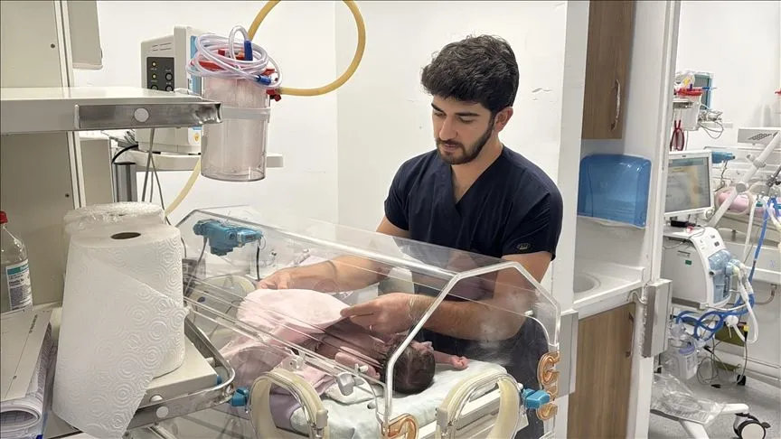 Hayata tutunan Hazal bebek zorlu tedavi sürecini geride bıraktı