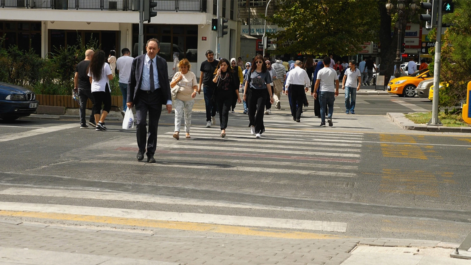 Kaldırımda bile rahat yok, trafik kazalarında kim suçlu?