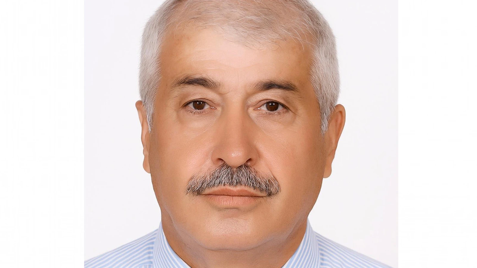 Çok sayıda arının soktuğu adam traktörünün direksiyonunda ölü bulundu