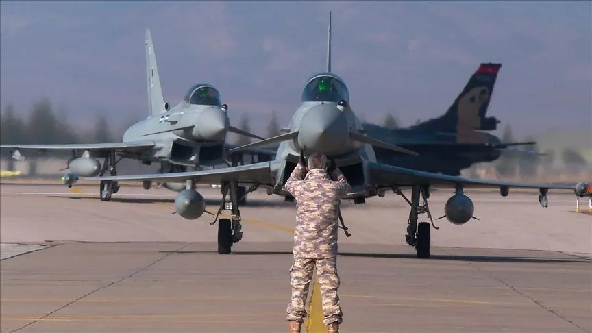 Almanya, "Arktik Nöbeti" misyonuna ilk adımda 4 Eurofighter ile katılacak