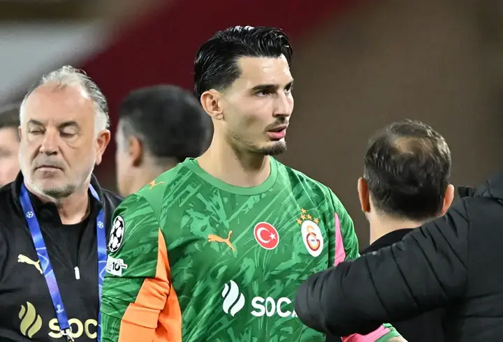 Uğurcan Çakır, Monaco maçına damga vurdu! Penaltı kurtardı, oyundan çıktı denge değişti...