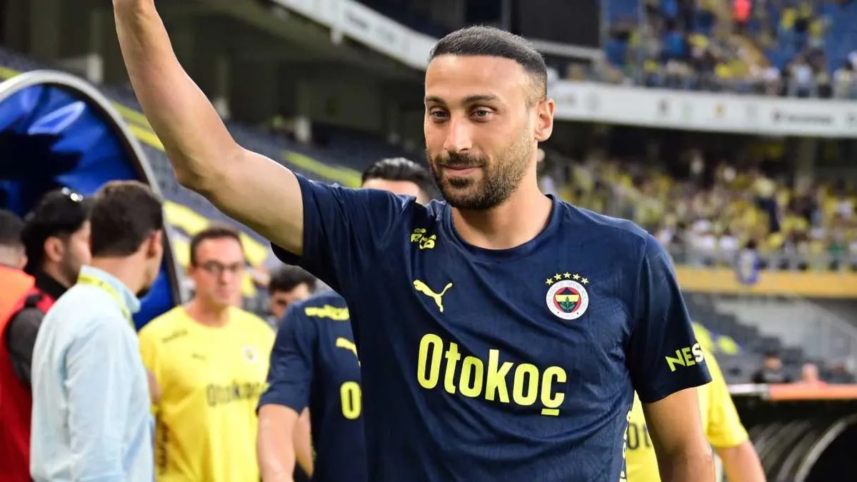 Fenerbahçe Cenk Tosun’un ameliyat olduğunu açıkladı