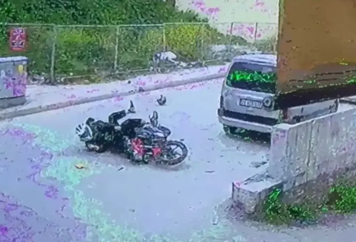 Edirne'de 2 motosiklet çarpıştı; 1 yaralı, kaza kamerada