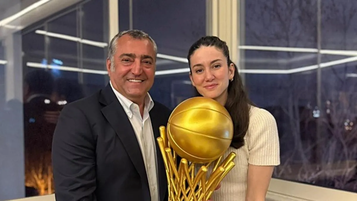 Fenerbahçe Opet şampiyonluğunu kutladı