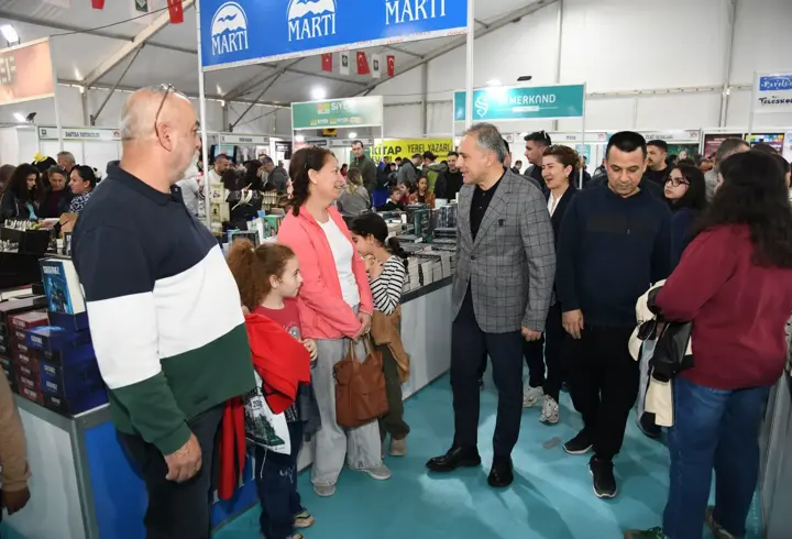 Kitap fuarı ilk 3 günde 30 bin ziyaretçiyi ağırladı