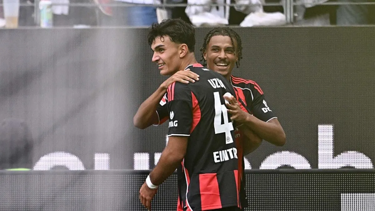 Can Uzun golünü attı! Frankfurt deplasmanda farklı kazandı