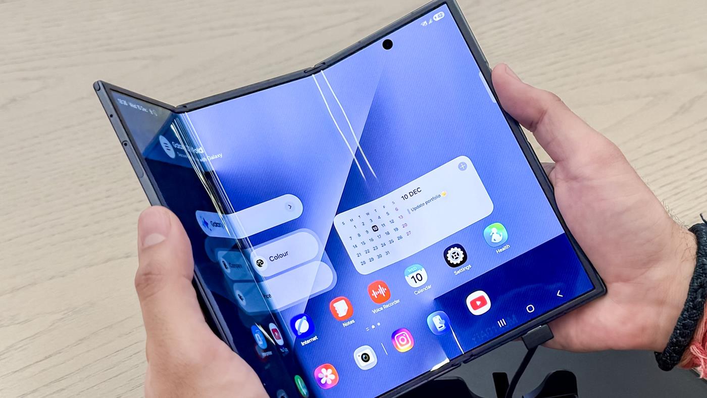 Samsung Galaxy Z TriFold ABD'de satışa çıktı: Dakikalar içerisinde tükendi