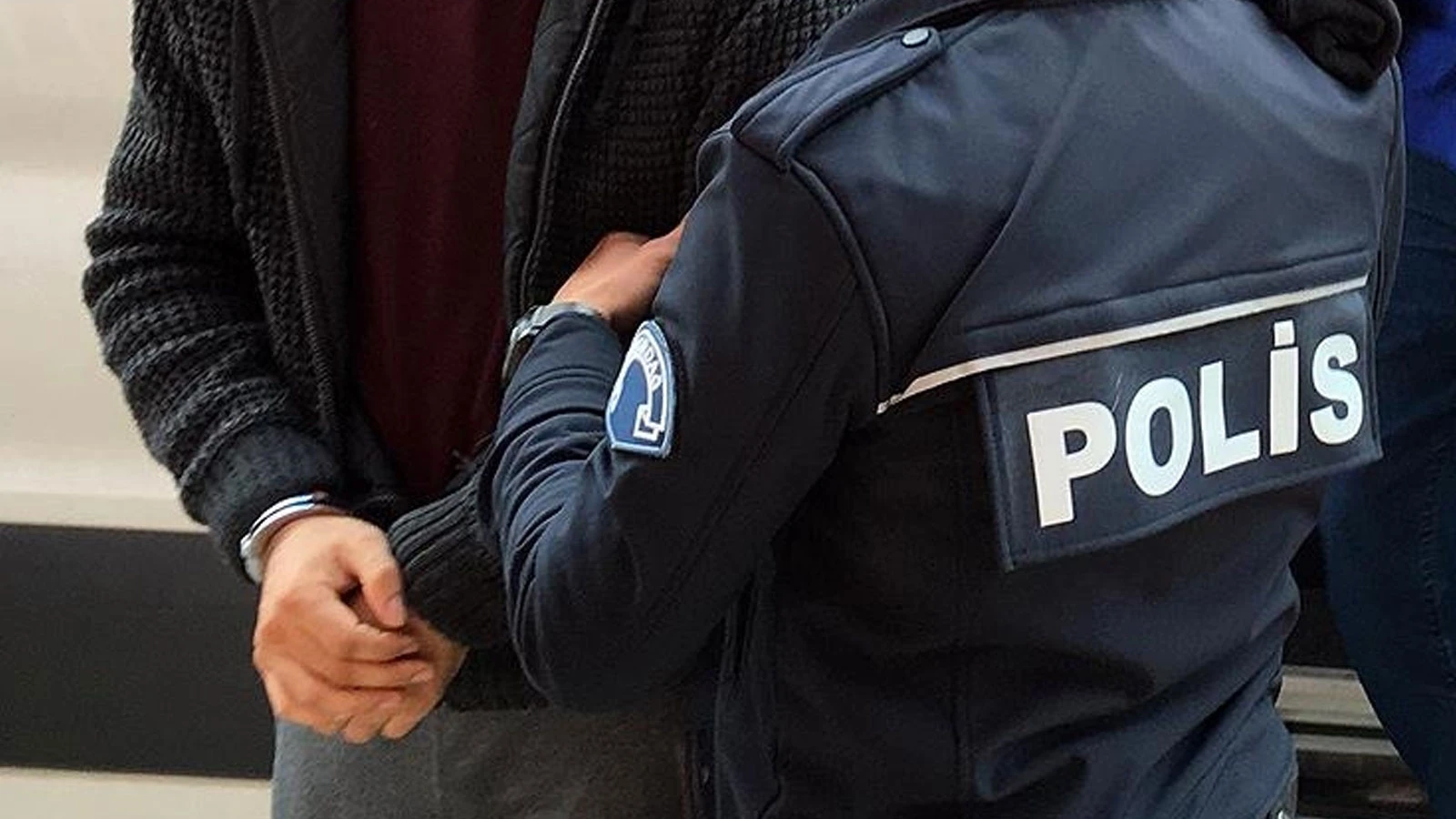 Kırmızı bültenle aranan şüpheli Sarıyer'de uyuşturucu operasyonunda yakalandı