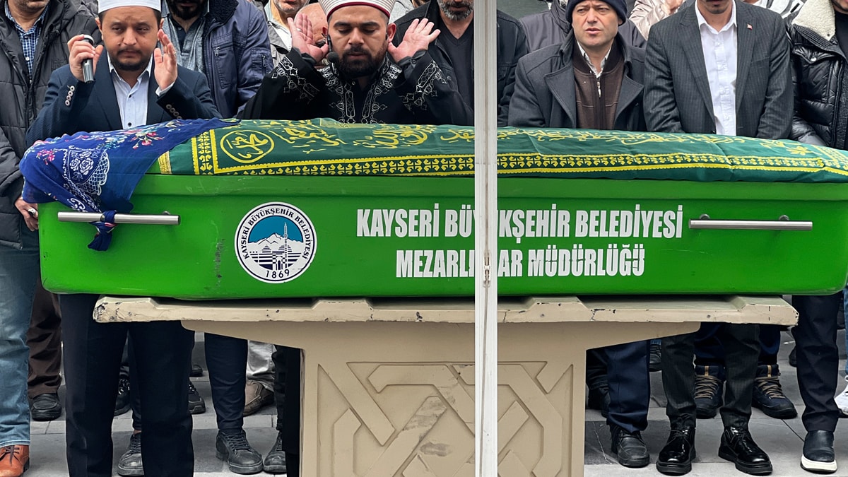 Annesini öldüren 17 yaşındaki kız çocuğu tutuklandı
