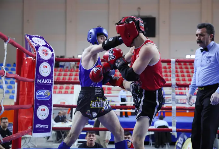 Üniversiteler Arası Muay Thai Türkiye Şampiyonası Burdur'da başladı