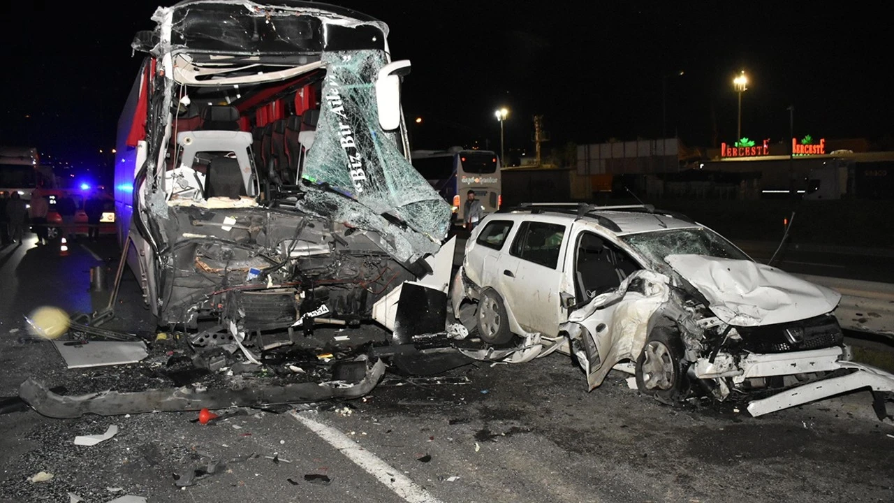 Sakarya'daki feci kazada yaralı sayısı 27'ye yükseldi
