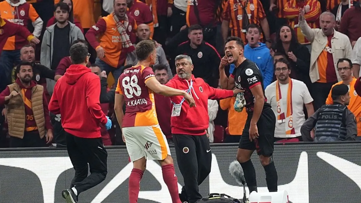 Galatasaray-Gençlerbirliği maçında kırmızı kart çıktı!
