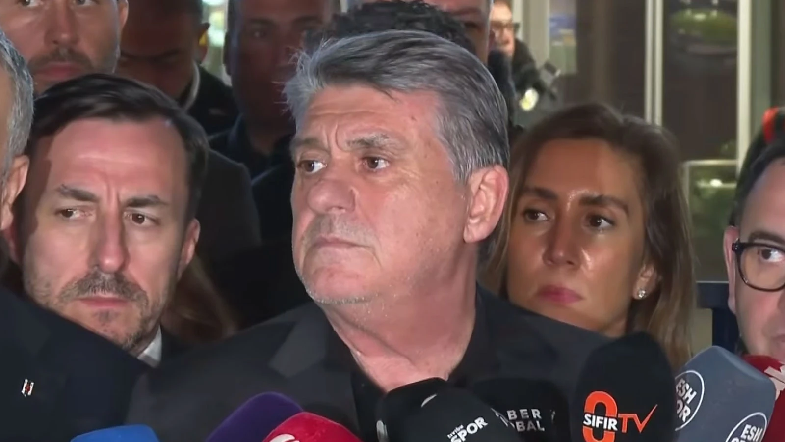 Serdal Adalı isyan etti: Birazcık utanması varsa istifa eder