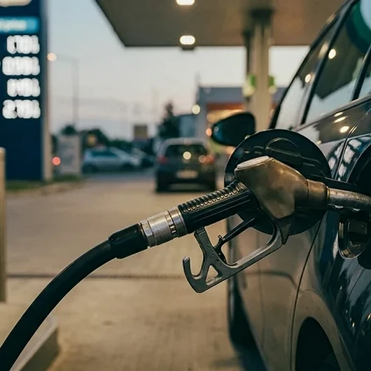 Benzine Zam Gelecek Mi? Mazota Zam Var Mı? Bu Gece Motorine Ne Kadar Zam Gelecek? Mazot Ve Benzine Ne Zaman Zam Gelecek?