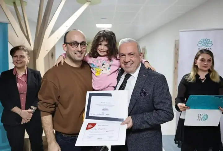 Nilüfer’de BADEP eğitimini tamamlayan babalar sertifikalarını aldı