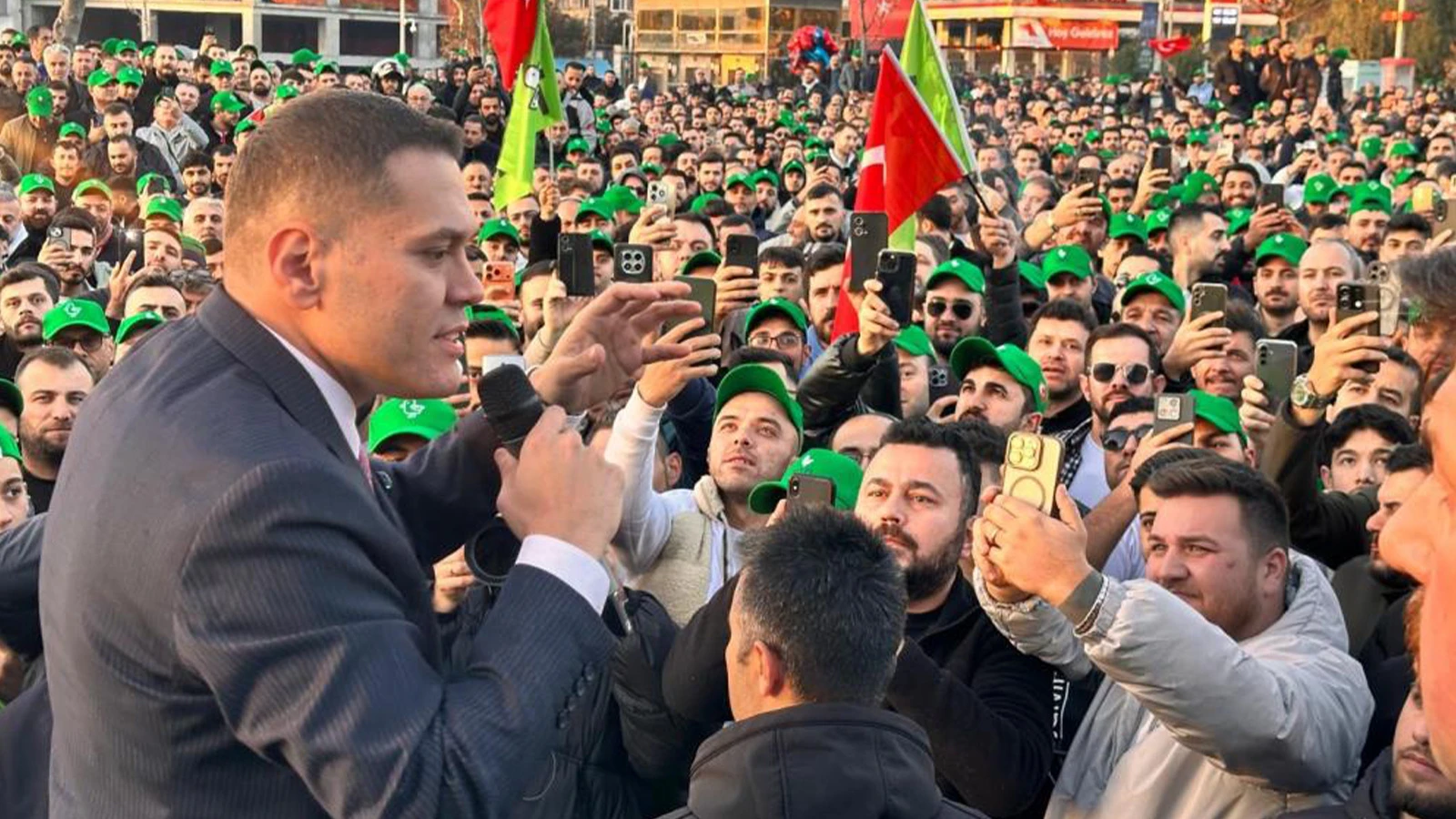 Taksiciler ve TAG arasındaki dava ertelendi