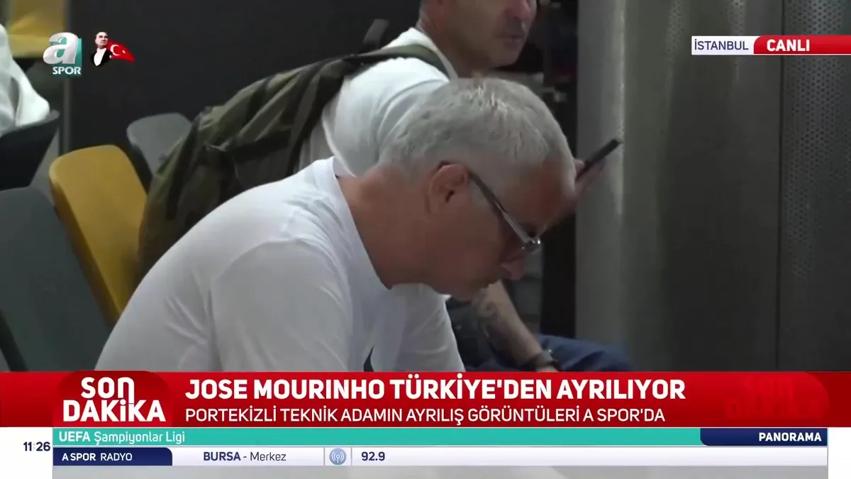 FENERBAHÇE HABERLERİ | Mourinho'dan dikkat çeken görüntü! İstanbul'dan ayrılırken...