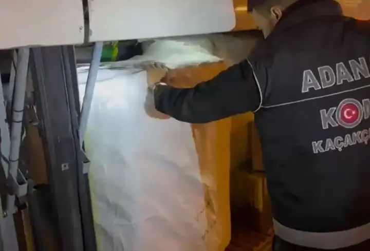 Yolcu otobüsünde 14 bin paket kaçak sigara ele geçirildi