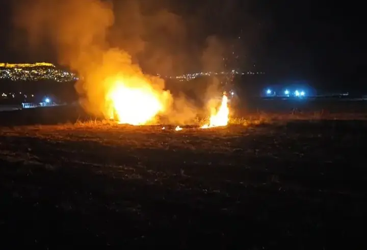 Mardin’de seyir halindeki otomobil alev alev yandı; o anlar kamerada