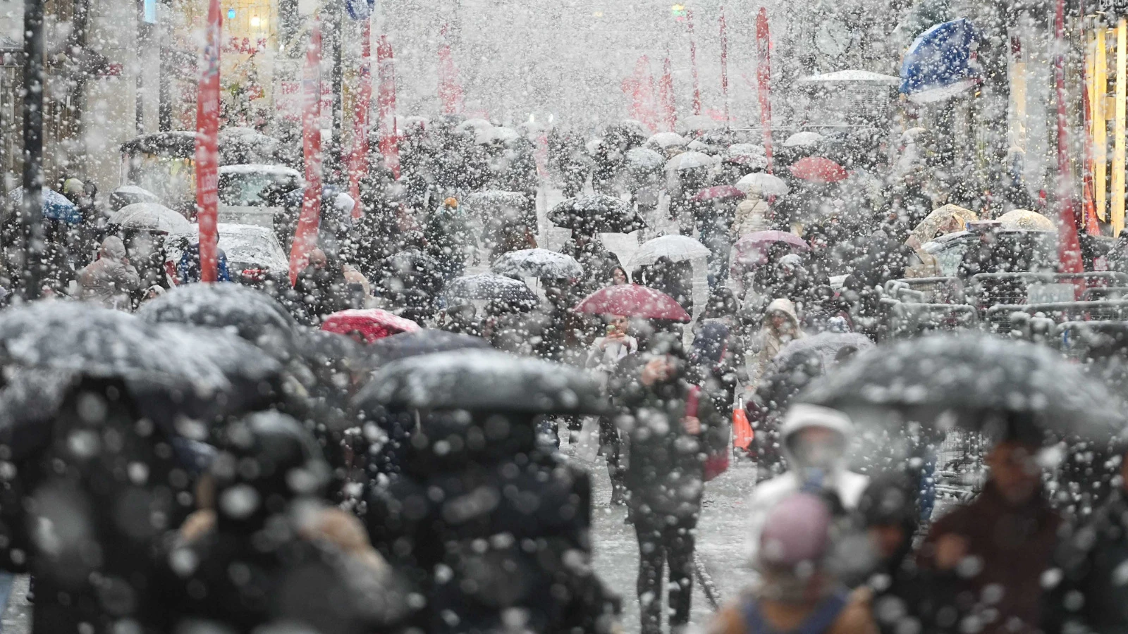 İstanbul için saat ve tarih verildi! Kar geri dönüyor