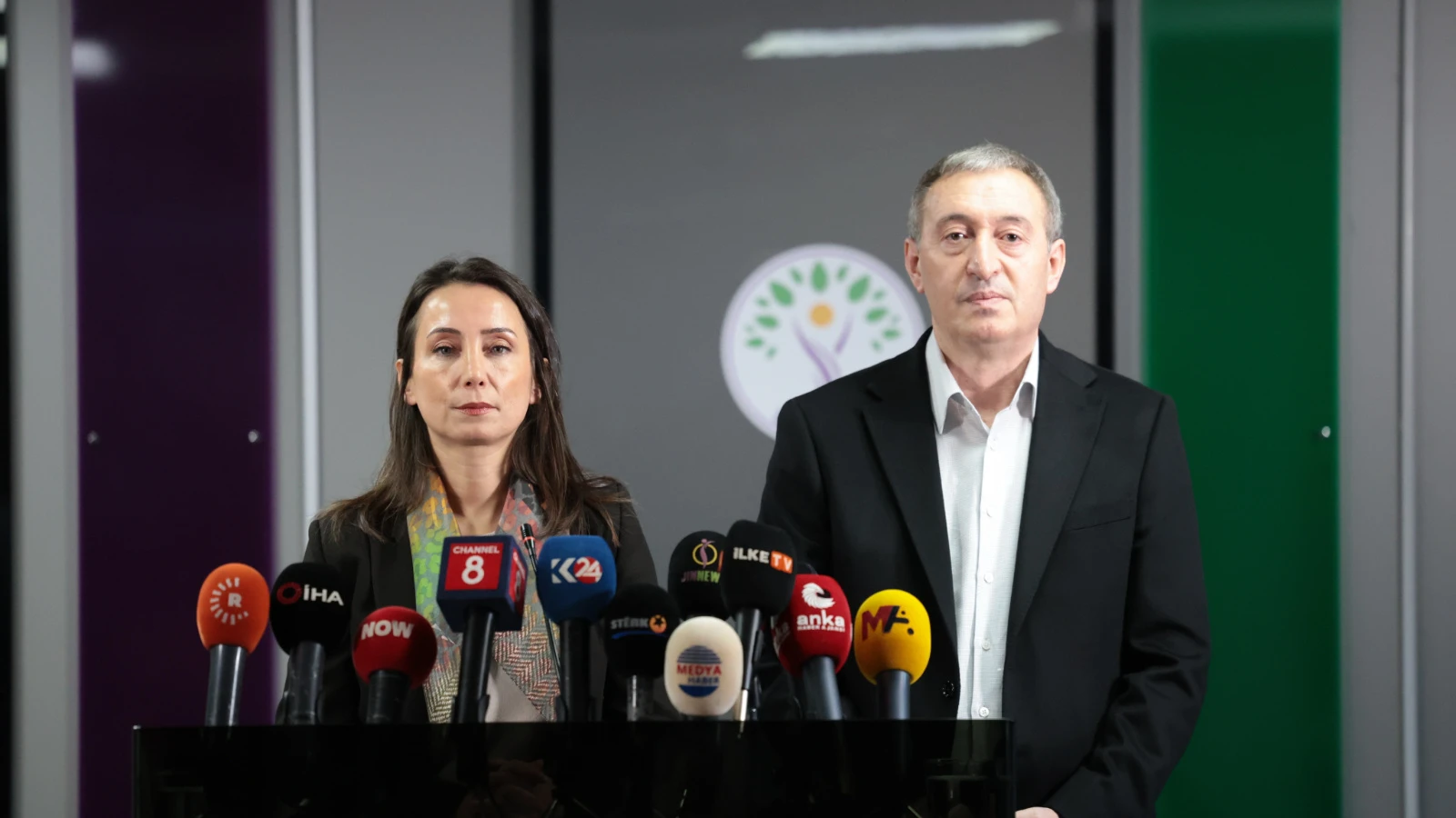 DEM Parti’li Hatimoğulları: Türkiye barış rolünü oynamalıdır